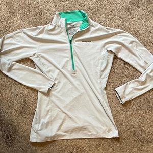 Women’s summer weight Patagonia qtr zip pullover